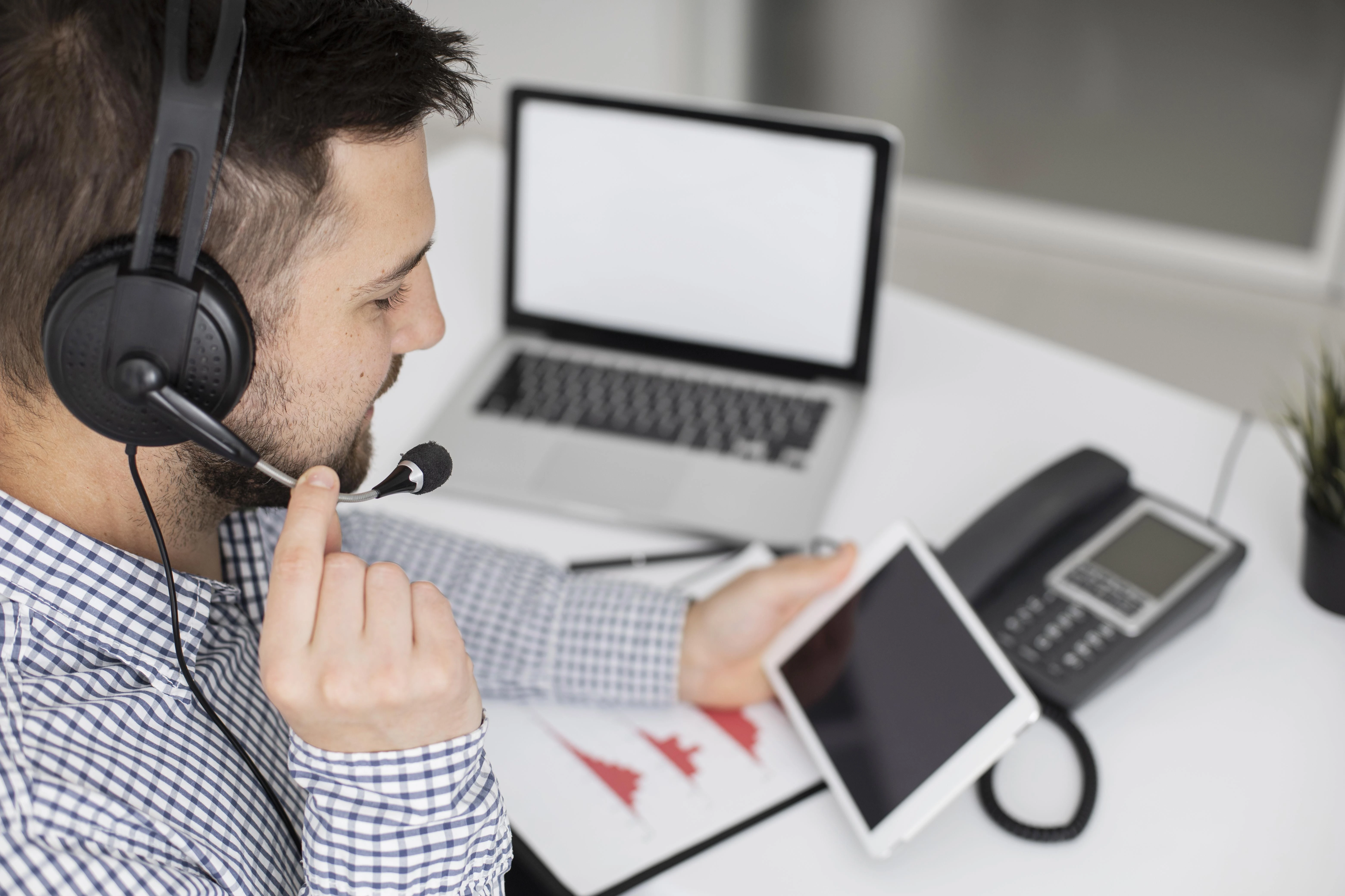 Live Chat & Help Desk Assistance